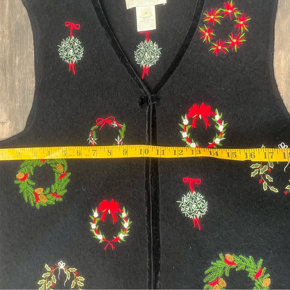 VTG Susan Bristol Christmas Vest M Black Boiled Wool Embroidered Y2K 2000 Wreath - Picture 6 of 9